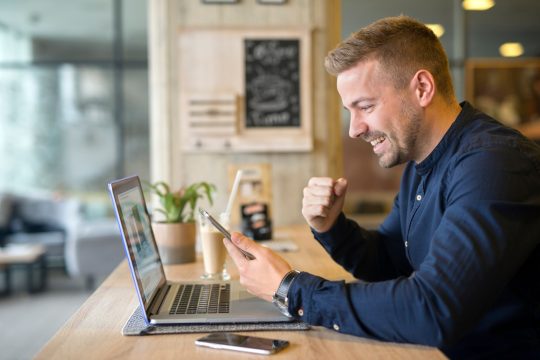 Czy lokalna firma z Piotrkowa Trybunalskiego potrzebuje nowoczesnej strony internetowej w 2026 roku?