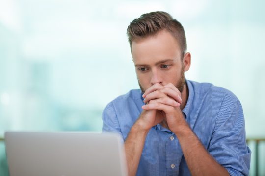 Strona internetowa, która naprawdę sprzedaje – dlaczego warto postawić na lokalnego wykonawcę z Piotrkowa?